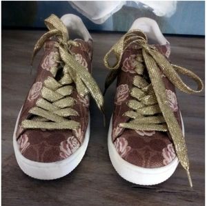 Coach shoes size 8B